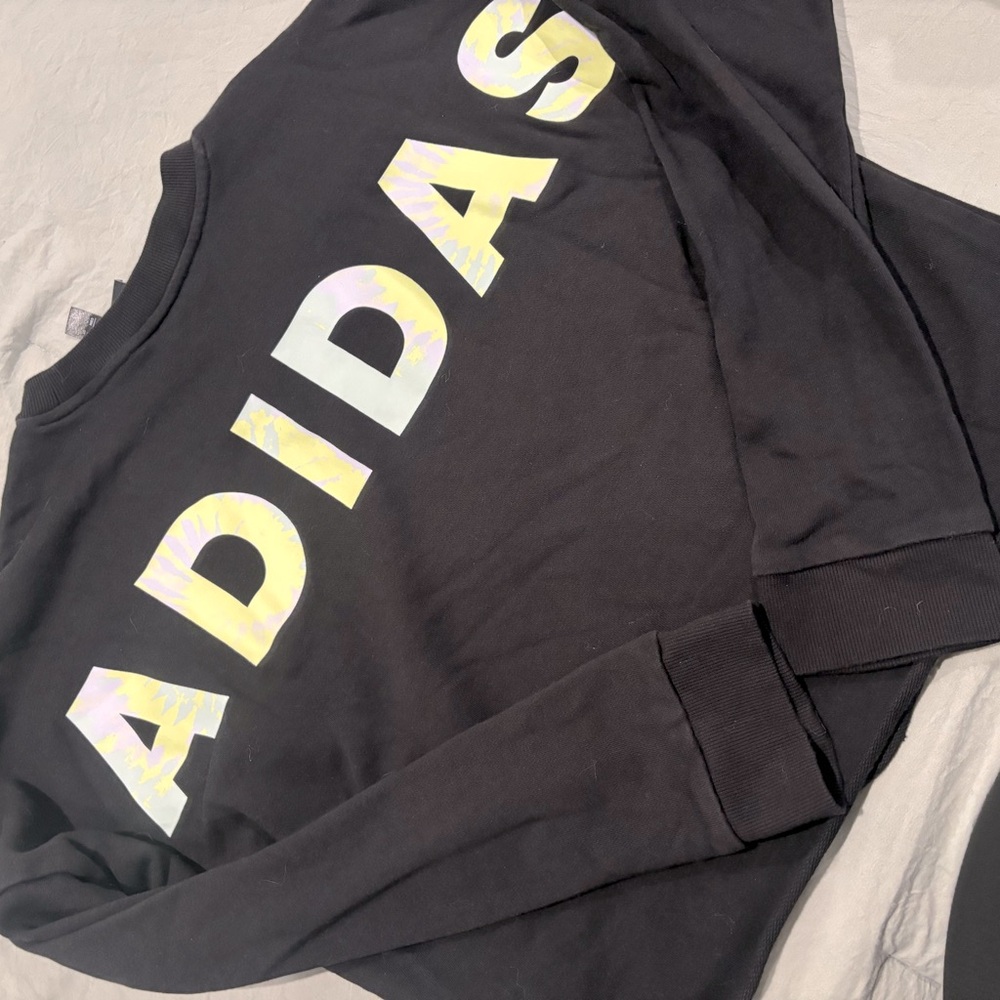 Women’s Crop Top Adidas Sweatshirt Size Small